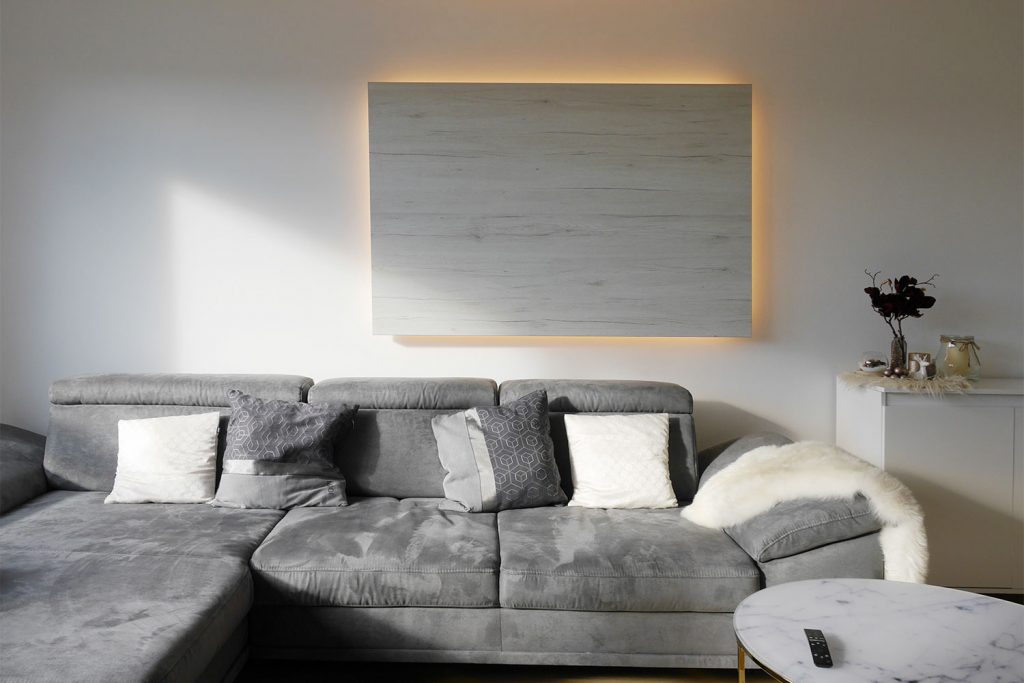 An der Wand unterzubringende Anstecktischplatte. Handwerkskunst von HartmannWOHNfühlen.